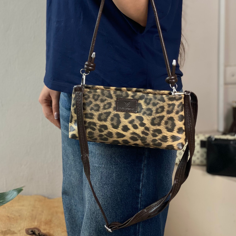 کیف زنانه lv پلنگی مدل نهال دوبند